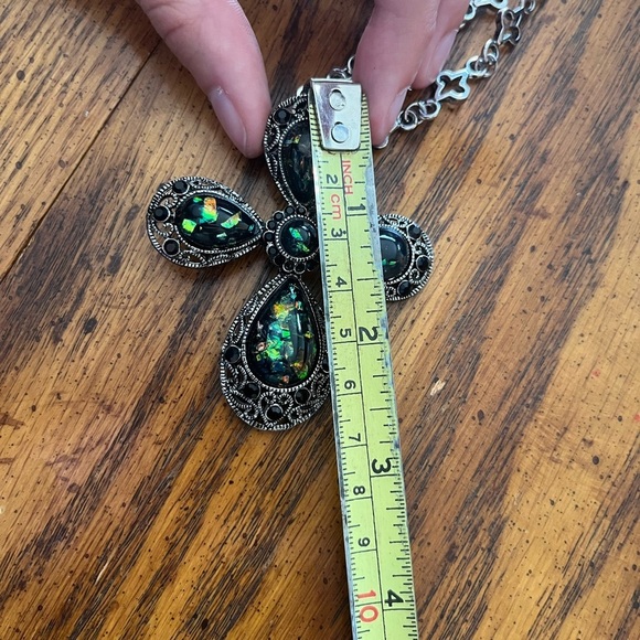 Vintage cross necklace - Picture 6 of 7